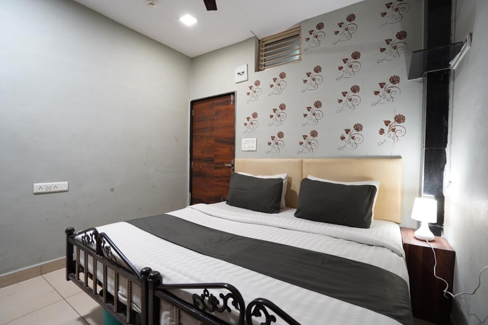 Hotel Sai Inn, Ahmedabad Airport Exterior photo