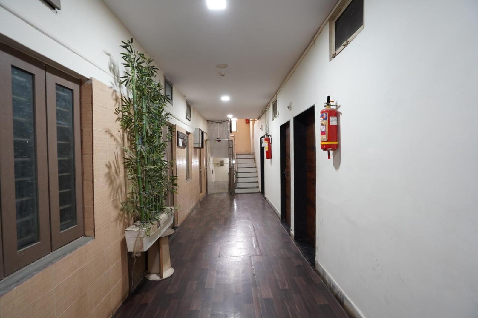 Hotel Sai Inn, Ahmedabad Airport Exterior photo