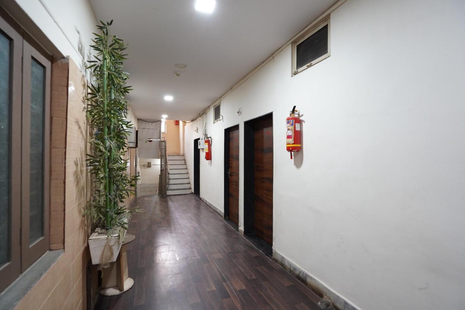 Hotel Sai Inn, Ahmedabad Airport Exterior photo